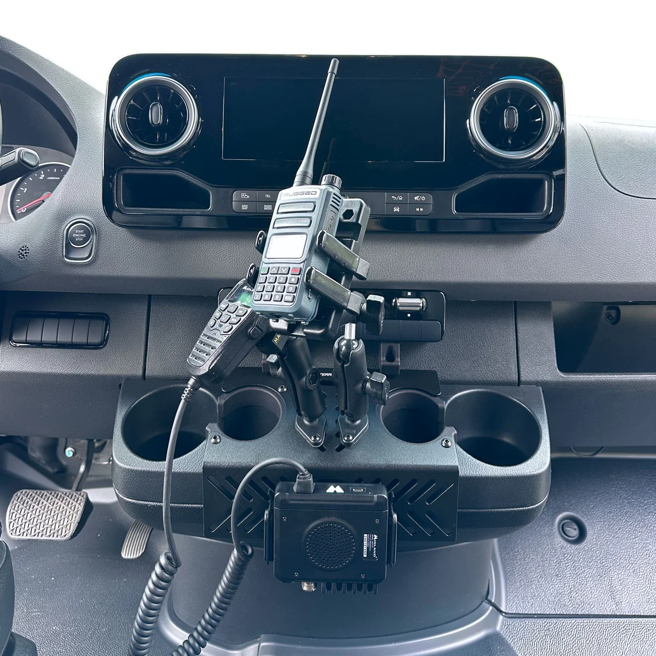 Terra X CUPDOK - uchwyt montażowy na konsolę do Mercedes Sprinter 2019+ - obrazek 9